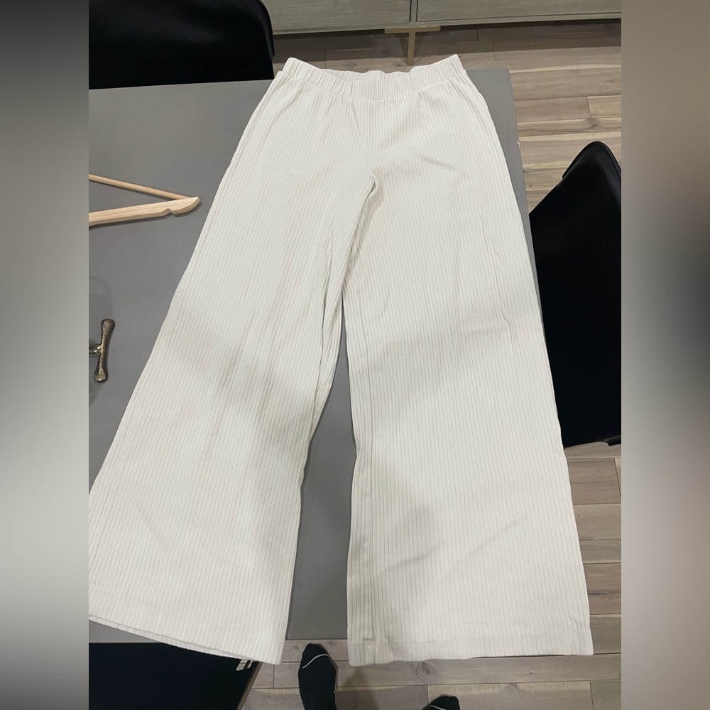 Wide leg pants